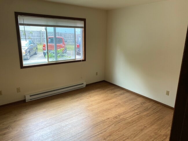 Building Photo - Draper Square Apartments