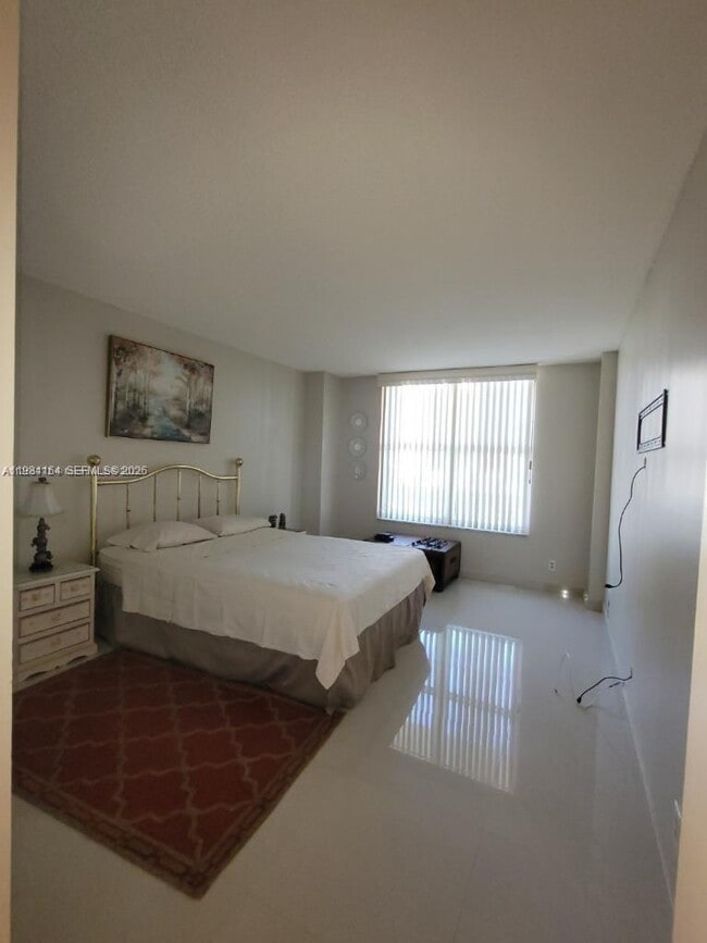 Building Photo - 3800 S Ocean Dr