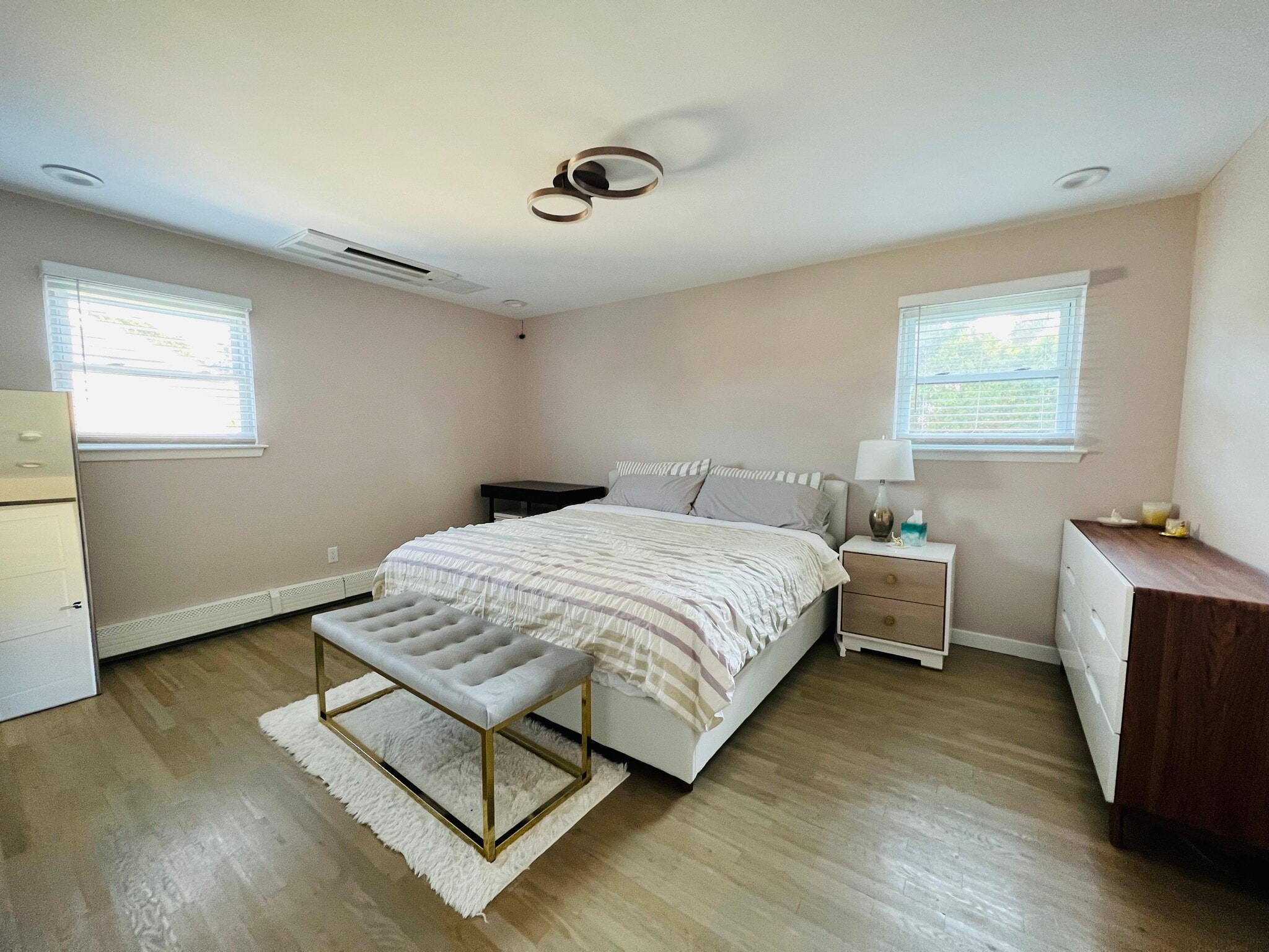 Building Photo - 66 Smith St