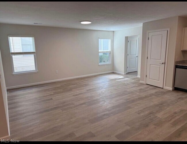 Building Photo - 6401 Forest Park Dr
