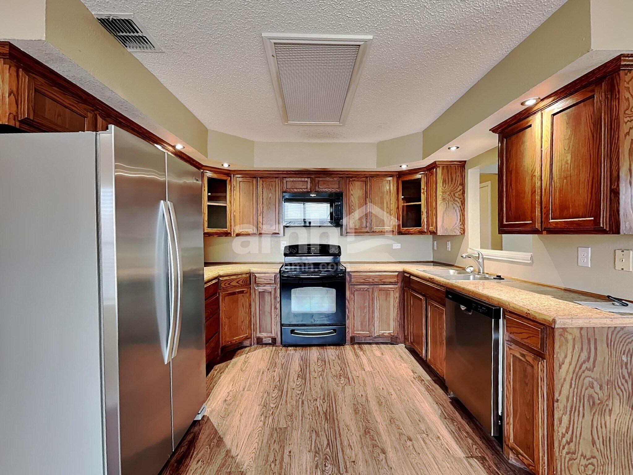 Building Photo - 1312 Greenleaf Ct