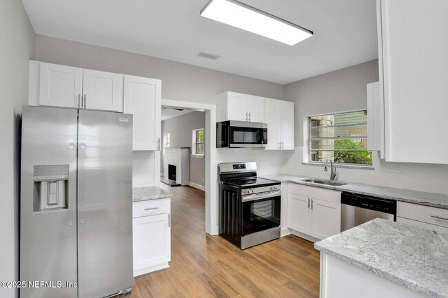 Building Photo - 2578 Haldumar Terrace