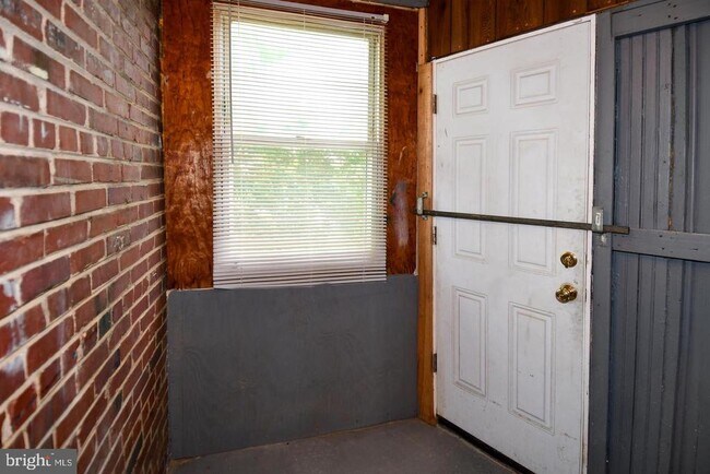 Building Photo - 1314 Downing Pl NE