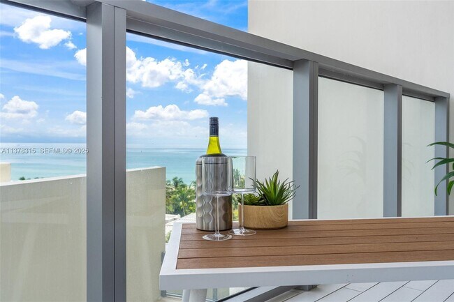 Building Photo - 2201 Collins Ave