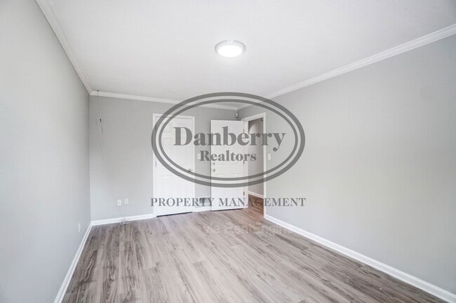 Building Photo - 1133 N Byrne Rd