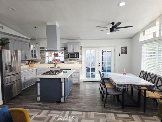 Building Photo - 917 Helmsdale Ave