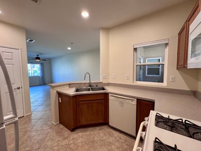 Building Photo - 1 bedroom Murrieta condo for LEASE with a ...