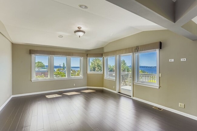 Building Photo - 4bd/3.25ba Kirkland house