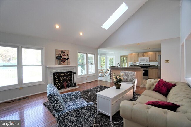 Building Photo - 104 Hidden Creek Dr