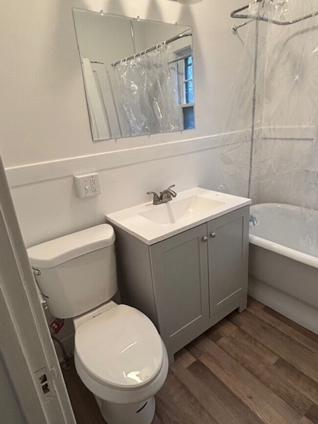 Building Photo - 620-22 Fellows Ave