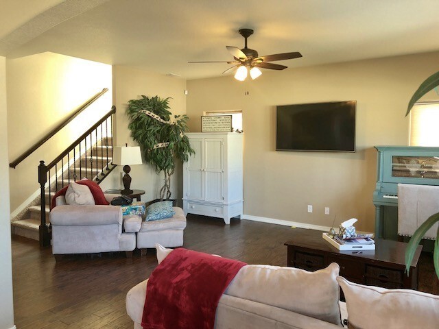 Building Photo - Beautiful Bedroom in Forest Meadows!