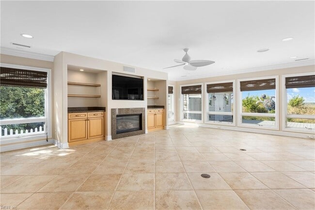 Building Photo - 882 W Ocean View Ave