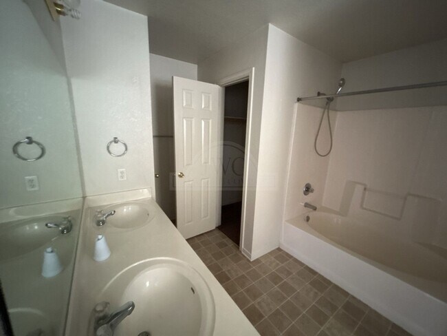 Building Photo - 5001 Morning Star Ln