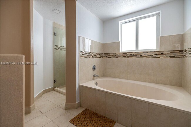 Building Photo - 15981 SW 54th Terrace