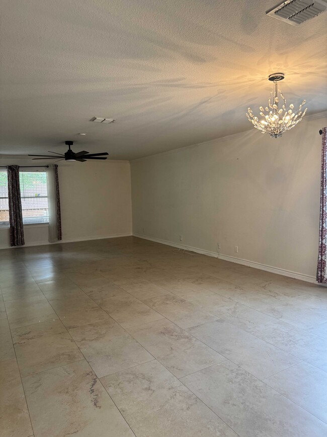 Building Photo - 6314 Kingston Ranch