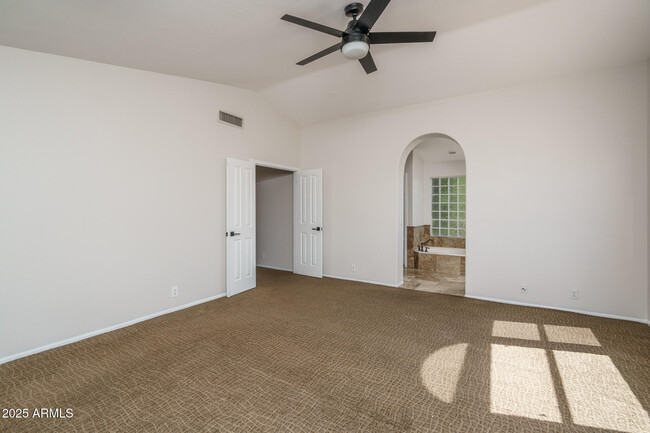 Building Photo - 5951 W Irma Ln