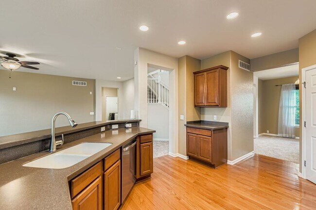 Building Photo - Beautiful 5 Bedroom Home for Rent in Anthem Community