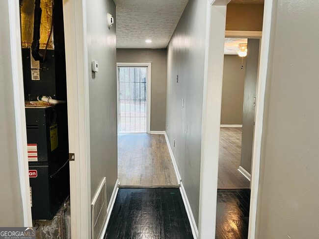 Building Photo - 142 Summerwood Dr