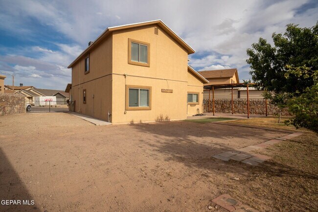 Building Photo - 7041 Falling Leaf Cir