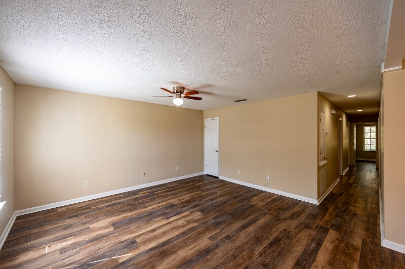 Building Photo - 100 Winding Way