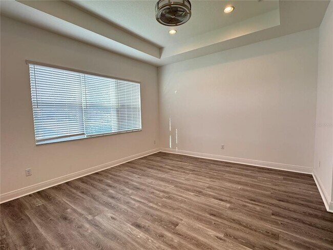 Building Photo - 31045 Lindentree Dr