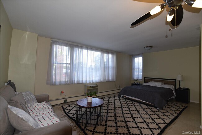 Building Photo - 54-40 Little Neck Pkwy