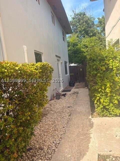 Building Photo - 3180 Hibiscus St