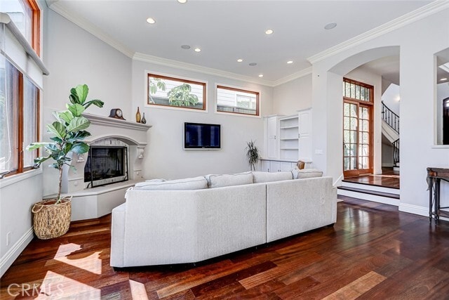 Building Photo - 3404 N Poinsettia Ave