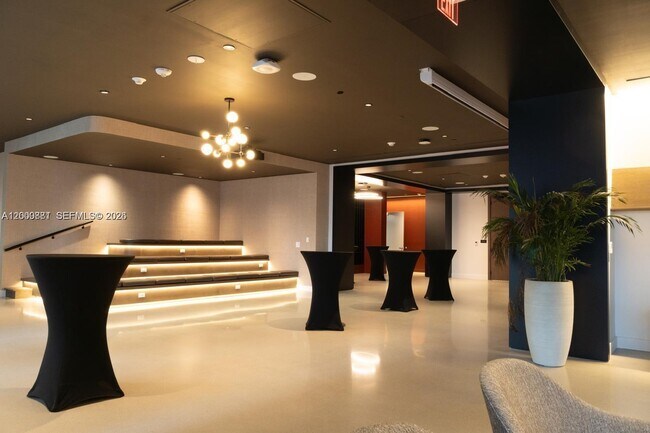 Building Photo - 159 NE 6th St