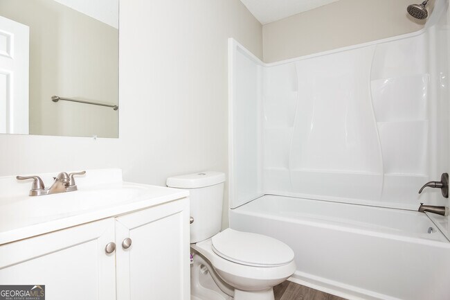 Building Photo - 5454 Northcut Dr