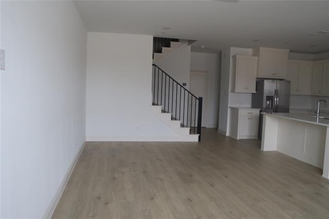 Building Photo - 9492 Espalier St