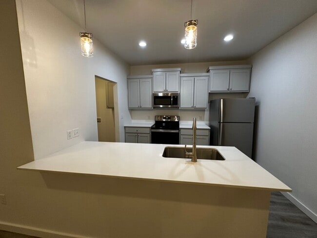 Building Photo - Three Bed, Three Bath now Available!