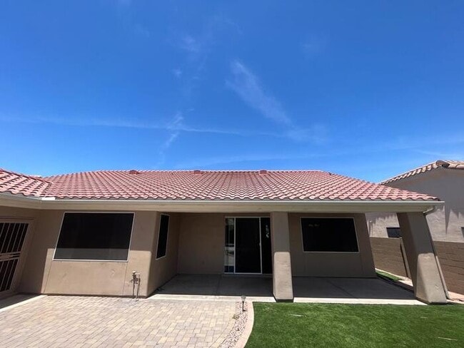 Building Photo - Spacious 4 Beds, 2 Baths Home with POOL in...