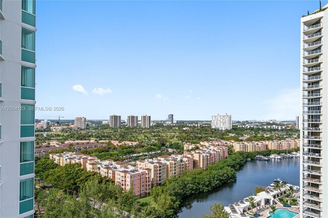 Building Photo - 19400 Turnberry Way