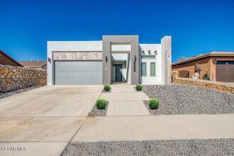 Building Photo - 14267 John Scagno