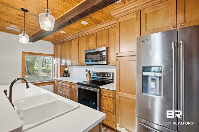 Building Photo - 27522 Burkhardt Dr