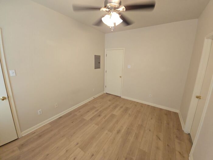 Building Photo - 1125 Map St