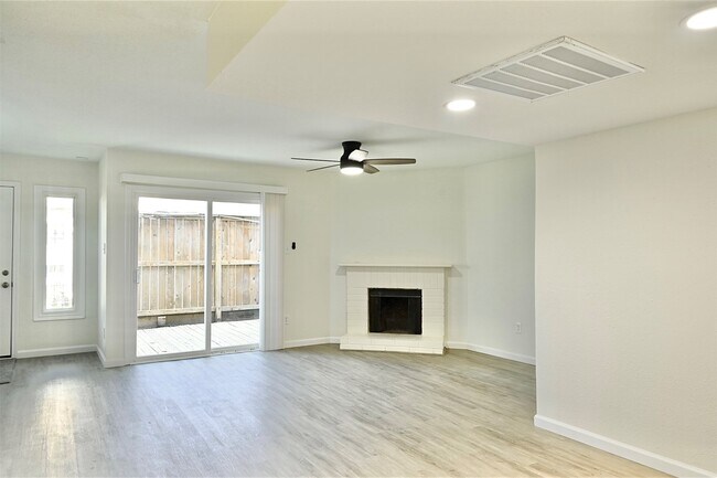 Building Photo - 7918 Prestwood Dr