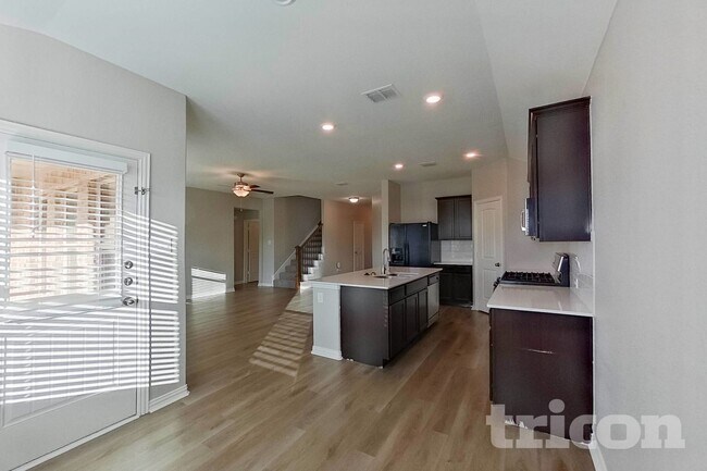 Building Photo - 1348 Renoir Dr