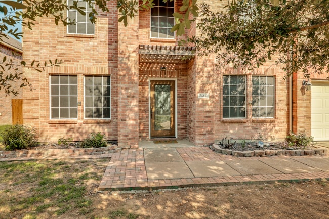 Building Photo - 320 S Mesa Verde Way