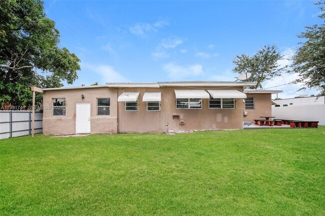 Building Photo - 1710 NW 109th St