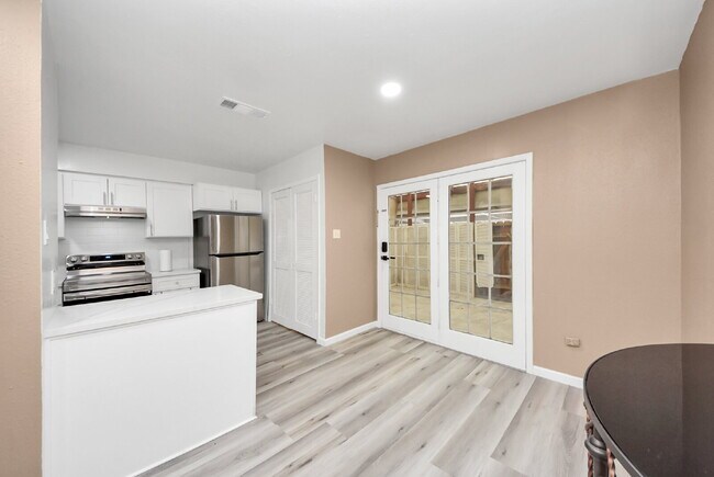 Building Photo - 6710 Biggs Ct