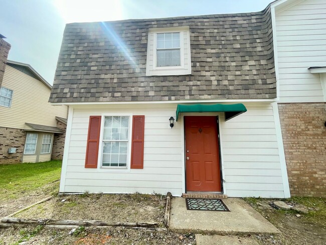 Primary Photo - 2 Bedroom Townhome in NE Jackson!