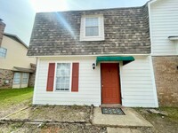 Building Photo - 2 Bedroom Townhome in NE Jackson!