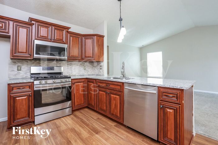 Building Photo - 3215 Heatherside Dr