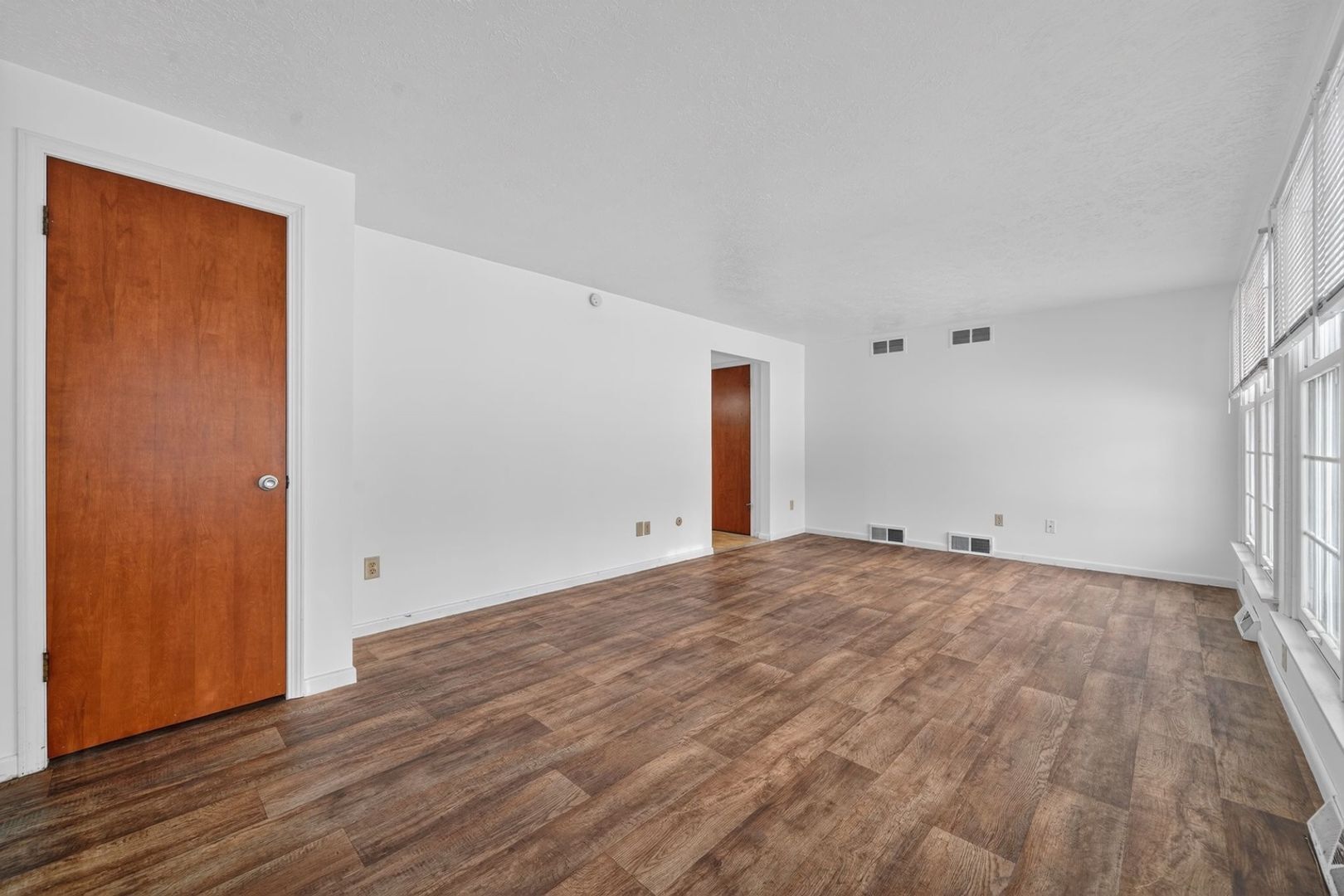 Building Photo - 6644 Ravenwood Ave NW