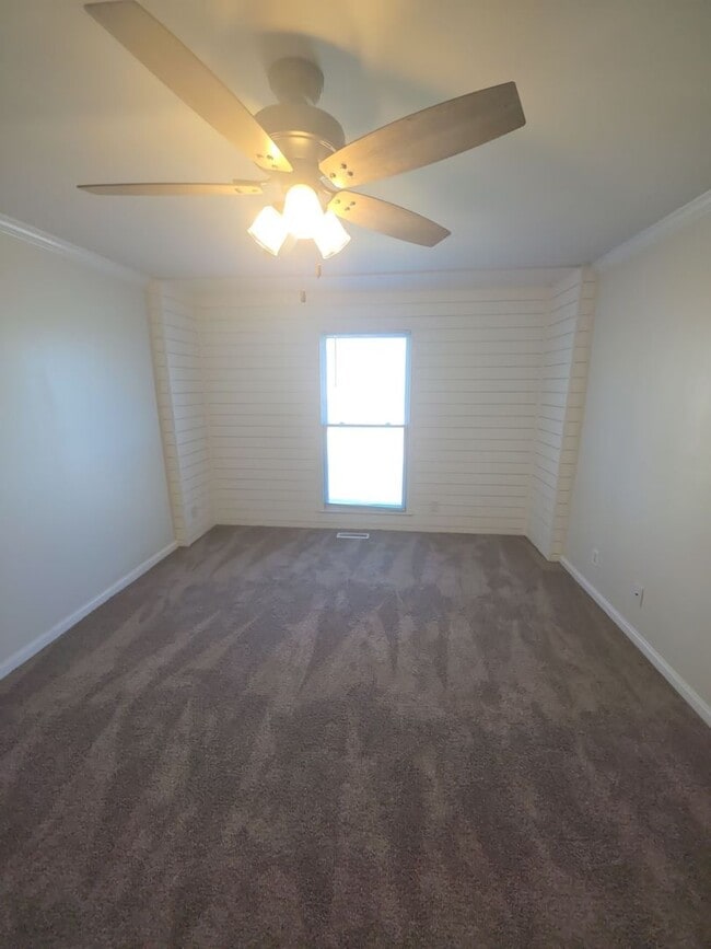 Building Photo - Beautifully Renovated 3-Bedroom Single-Family Home with 2-Car Garage Near HWY 111