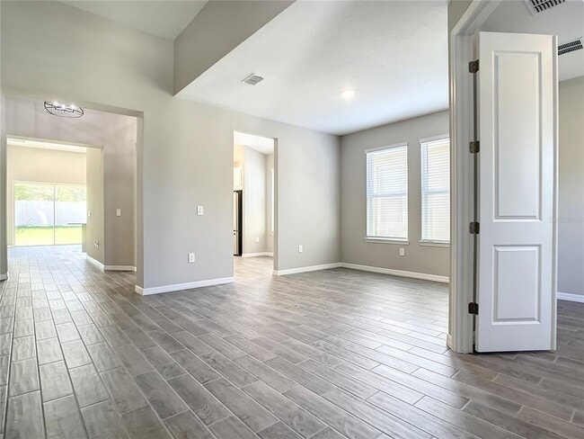 Building Photo - 2675 Ridgetop Ln