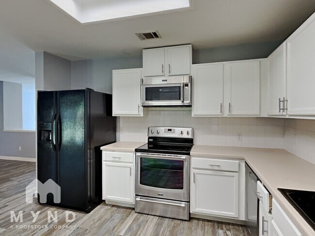 Building Photo - 904 Swallow Ridge Cove