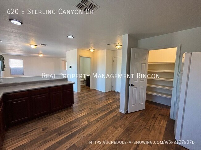Building Photo - 620 E Sterling Canyon Dr